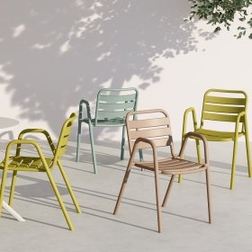 Sillón NACAPITRO   brown light - Sillas de plástico